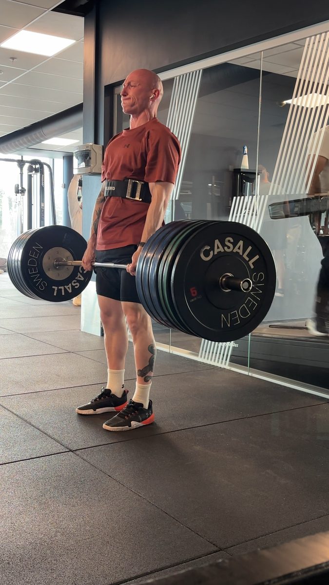 Krys deadlifting